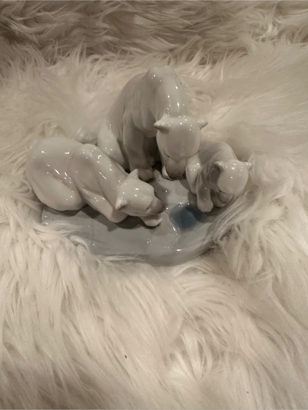 Lladro Bearly Love #1443 Polar Bear...