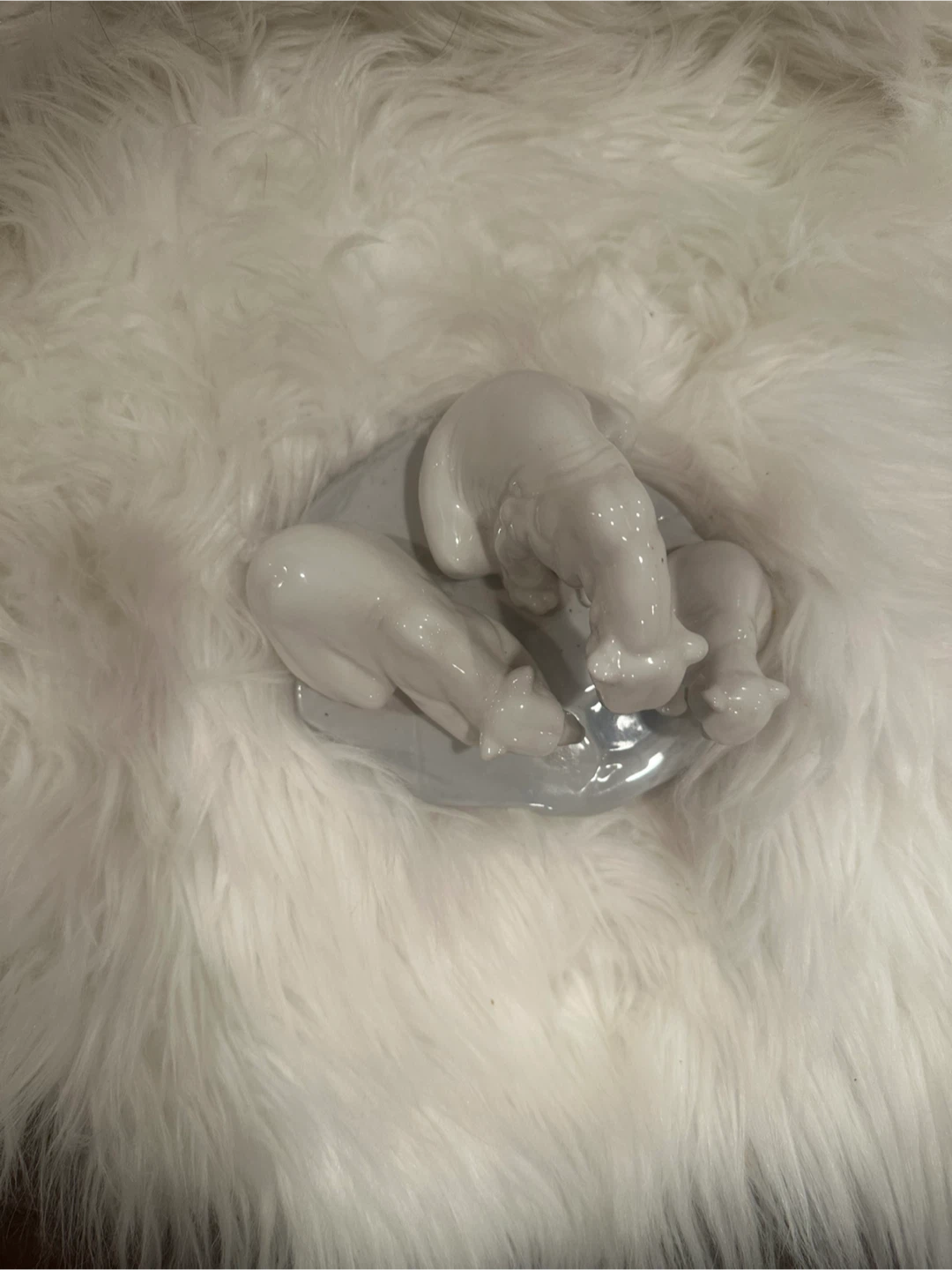 Lladro Bearly Love #1443 Polar Bear... - photo 2