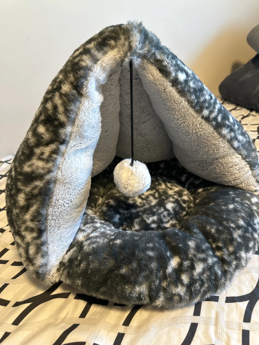 Cat Cave Bed - Grey & White