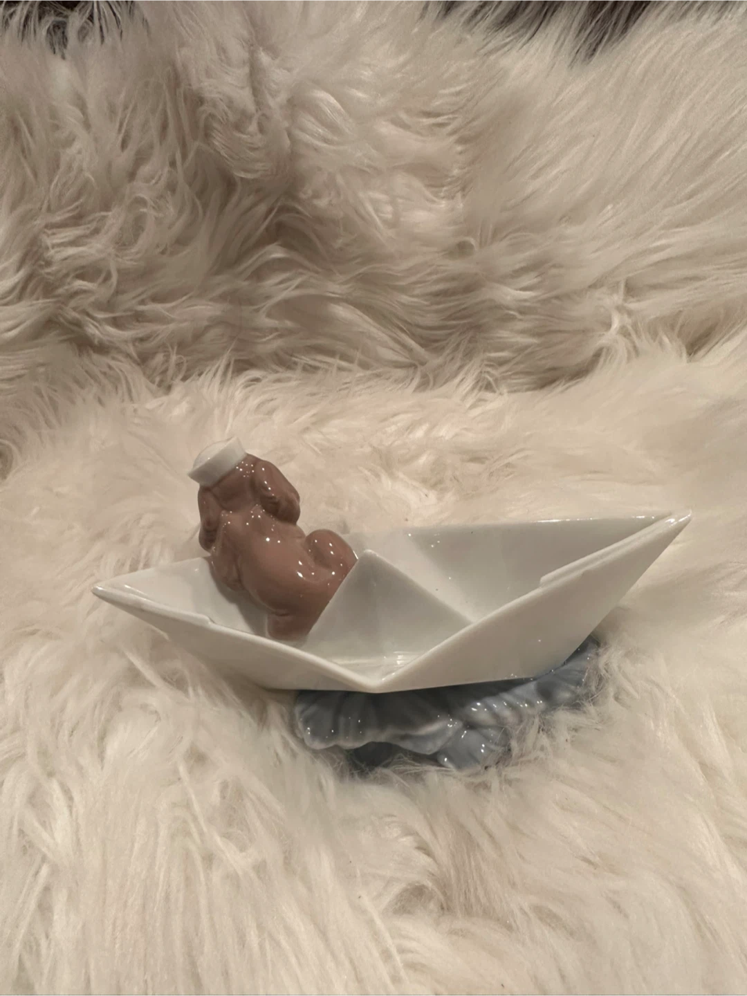 Lladro Puppy in Paper Boat Figurine - photo 2