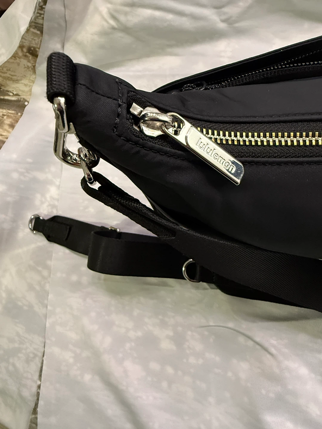 Lululemon Shoulder Bag 3L - photo 4