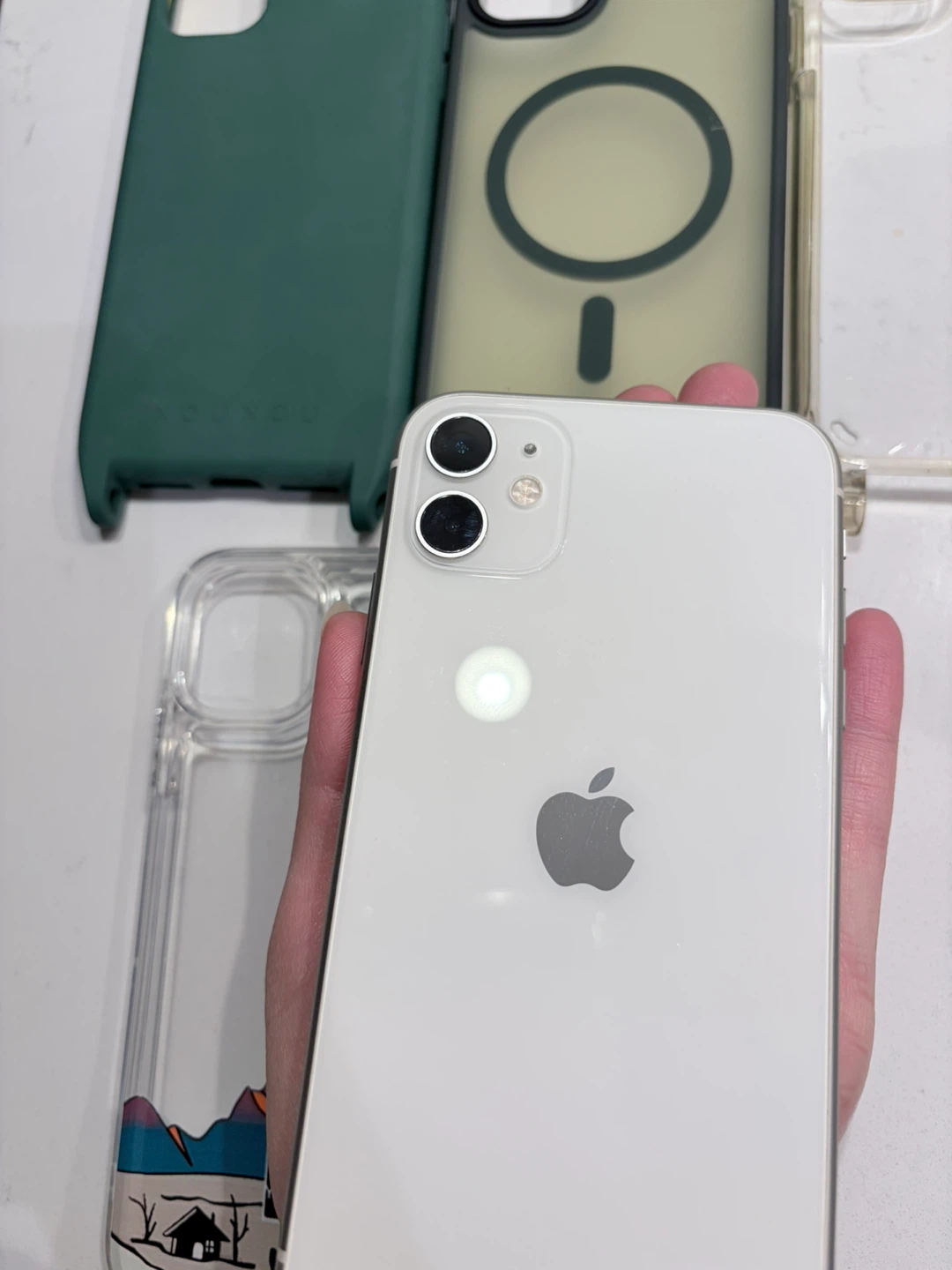 Apple iPhone 11 White + 4 Phone Cases - photo 2