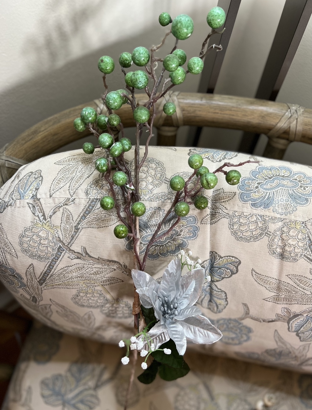 Green Berry & Silver Poinsettia Stem