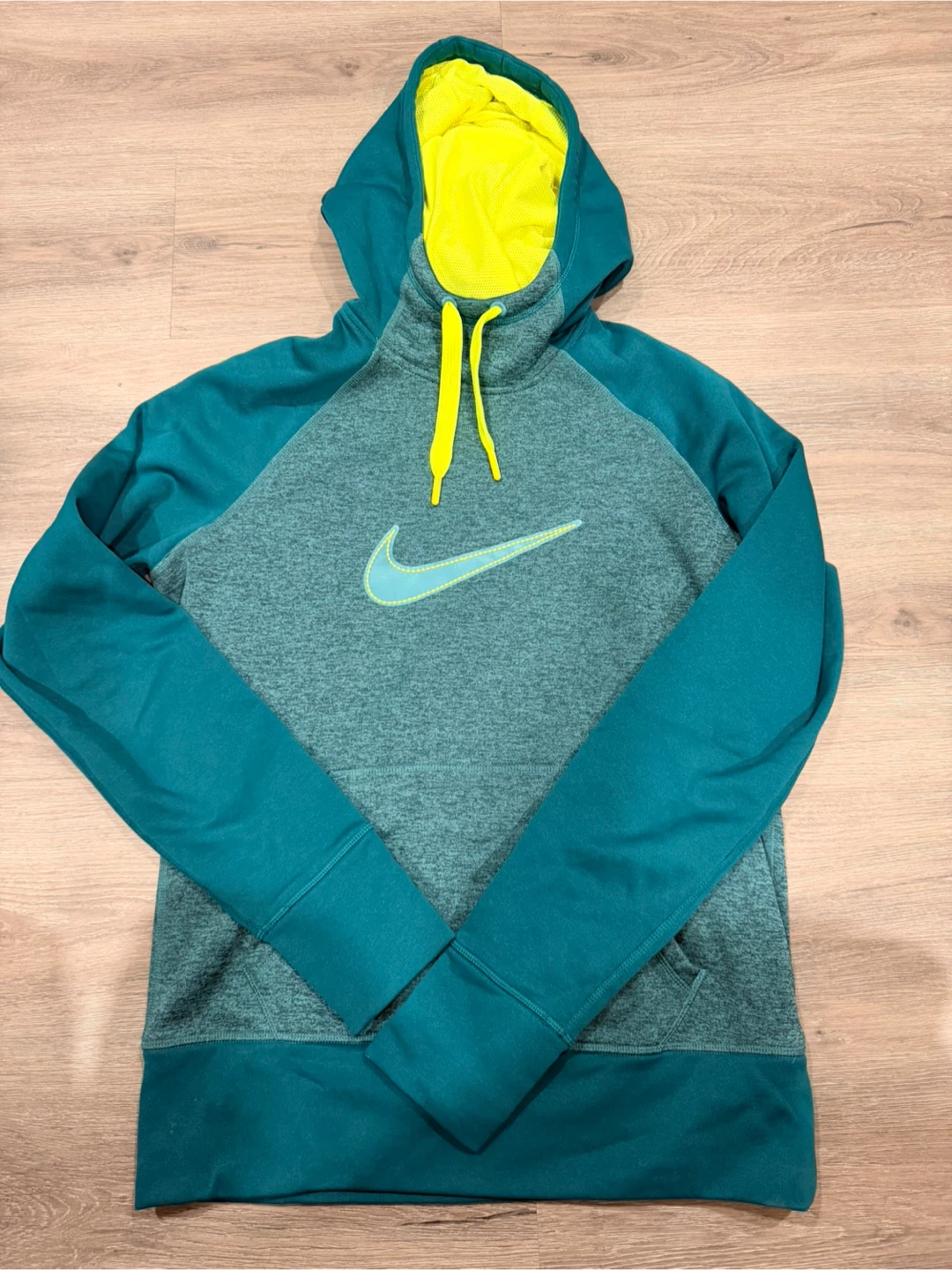 Nike Therma-FIT Hoodie Women - Size M
