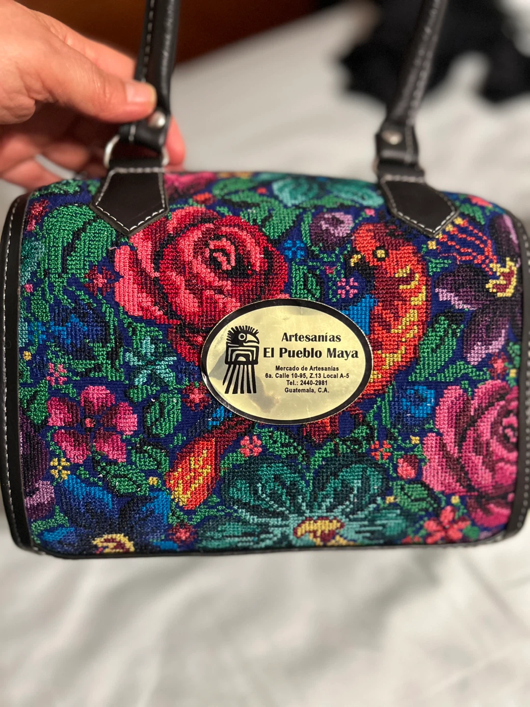 Artesanías El Pueblo Maya Floral Handbag