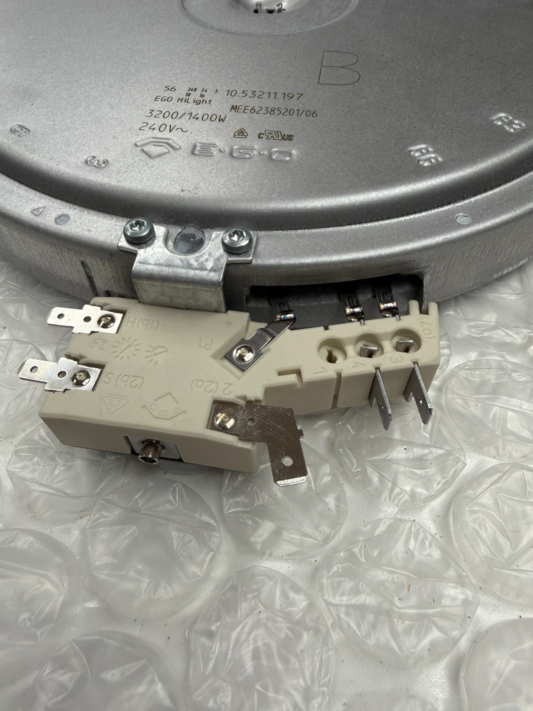 surface element (part number DG47-00067A) - photo 4