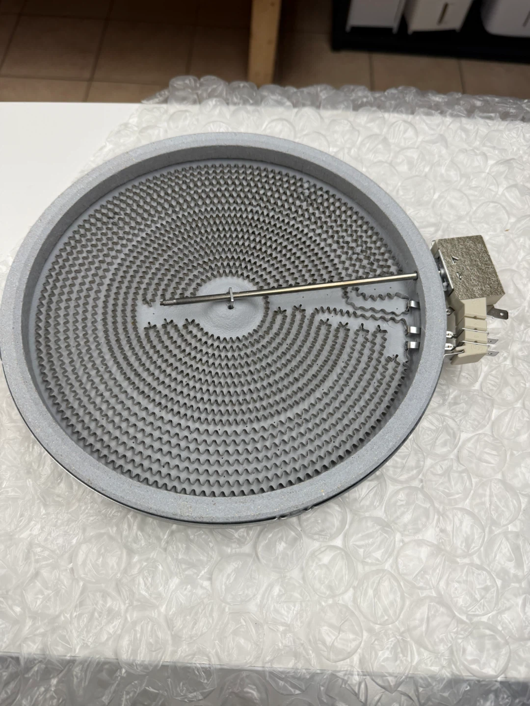 surface element (part number DG47-00067A) - photo 3