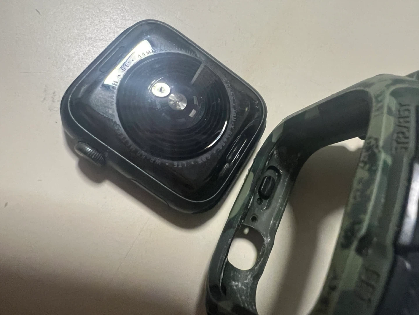 Apple Watch w/ Rugged Camo Case 4 or 5 [Used] - photo 3
