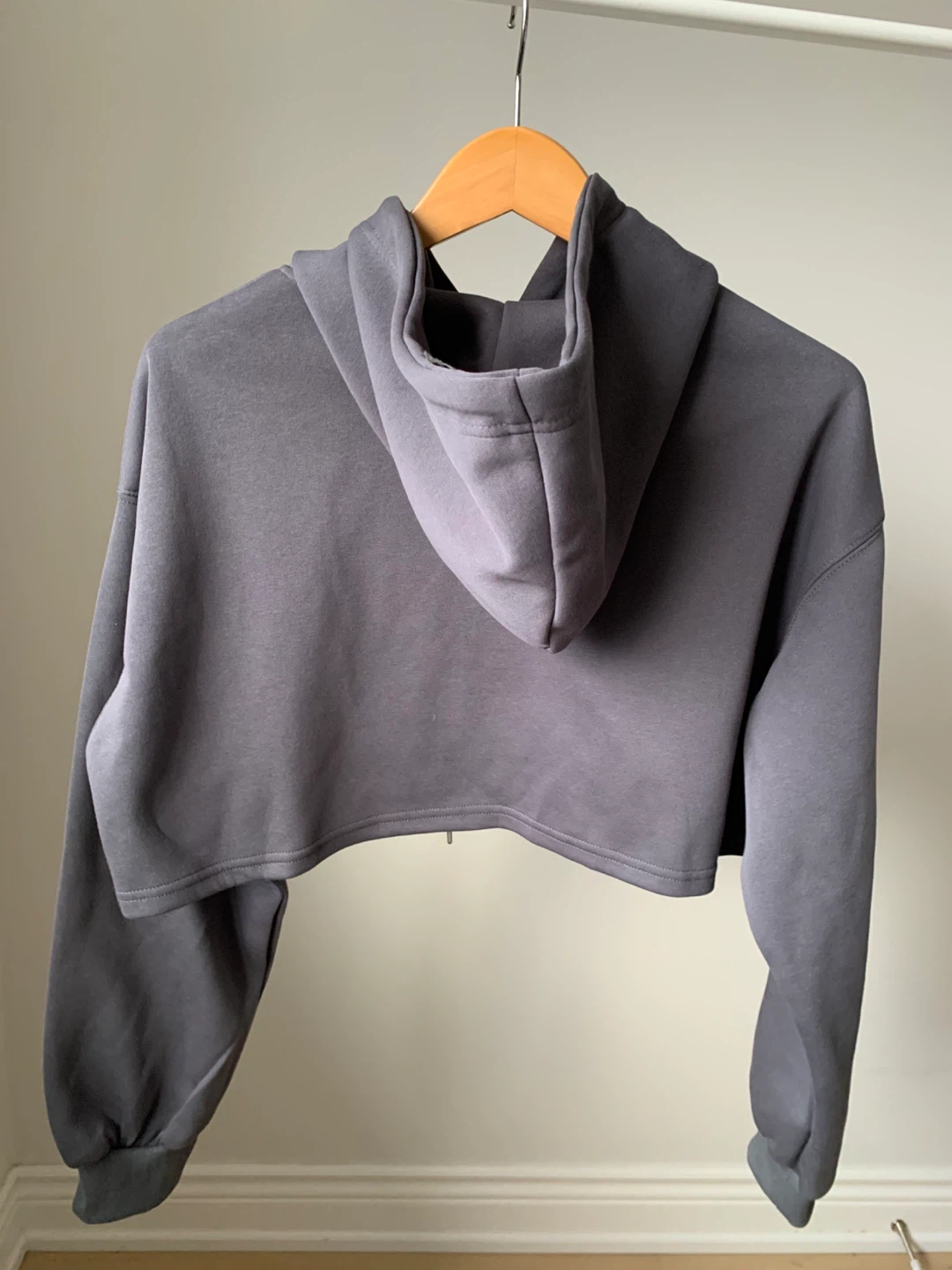 Grey Cropped Hoodie Size M | American Style - photo 3