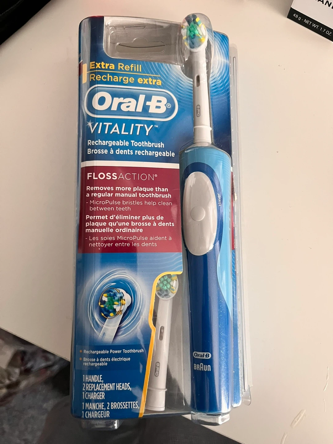 Oral-B Vitality FlossAction Rechargeable Toothbrush - New