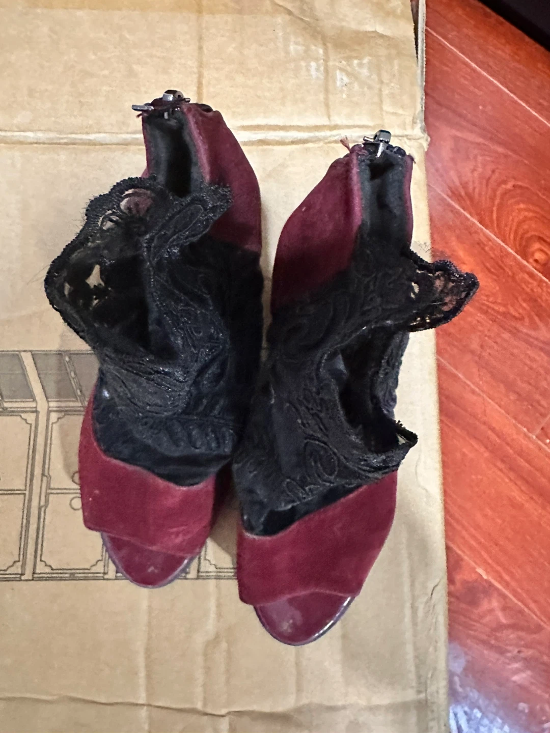 Burgundy & Black Lace Heels - photo 2