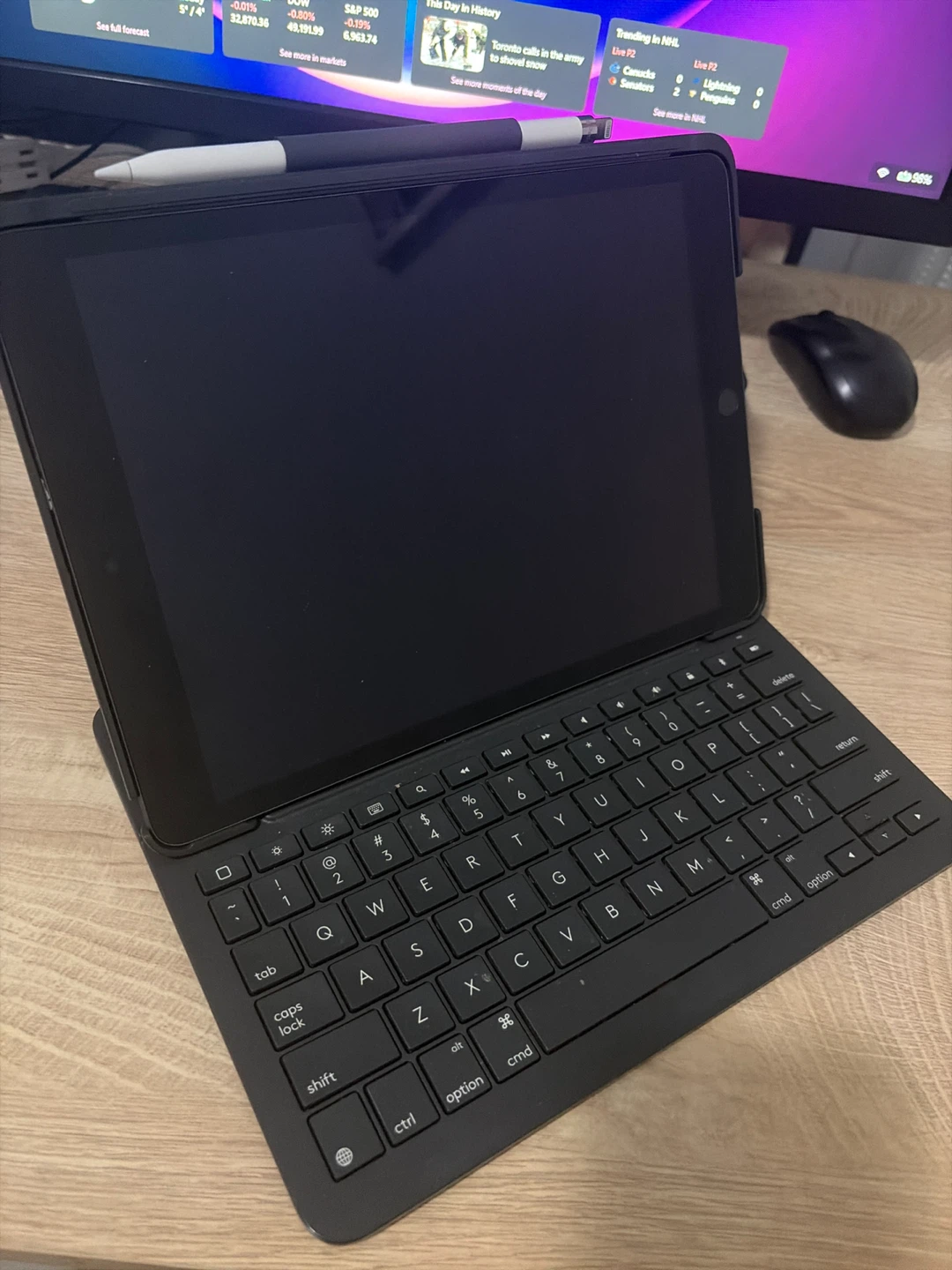 Ipad 9th generation 64GB w case and apple pen