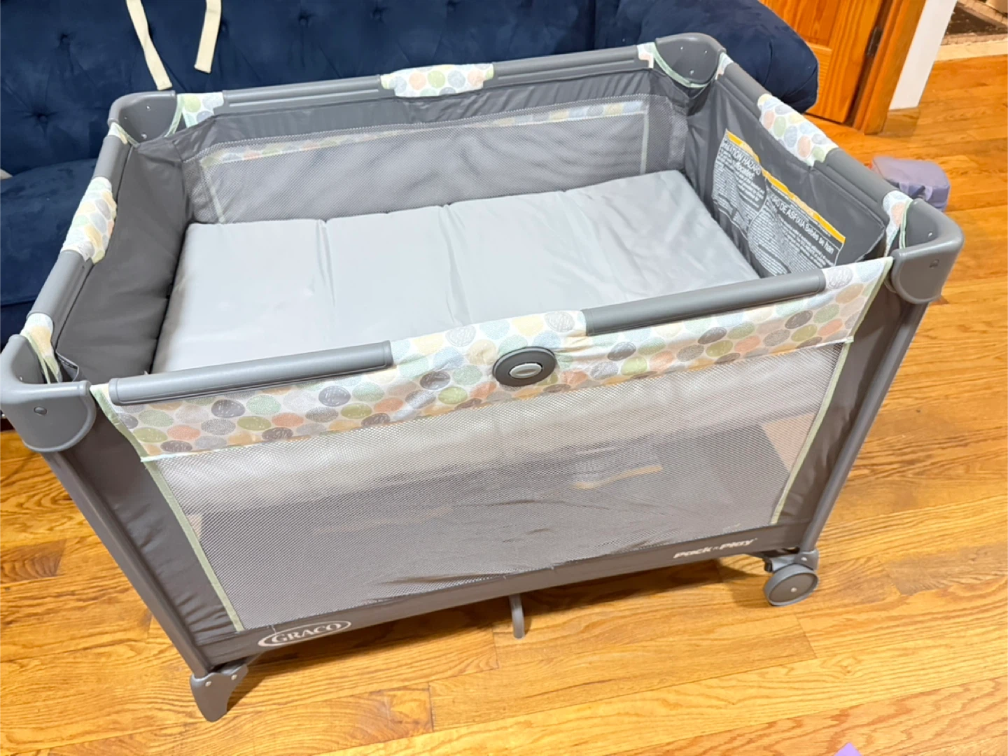 Graco Pack 'n Play Playard - Excellent Condition! - photo 4