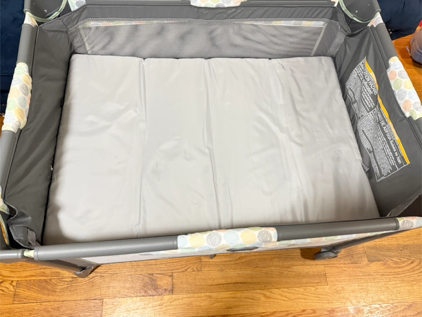 Graco Pack 'n Play Playard - Excellent Condition! - photo 2