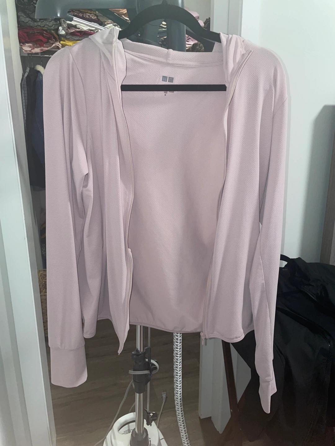 Uniqlo Airism Hoodie, Size M, Light Purple