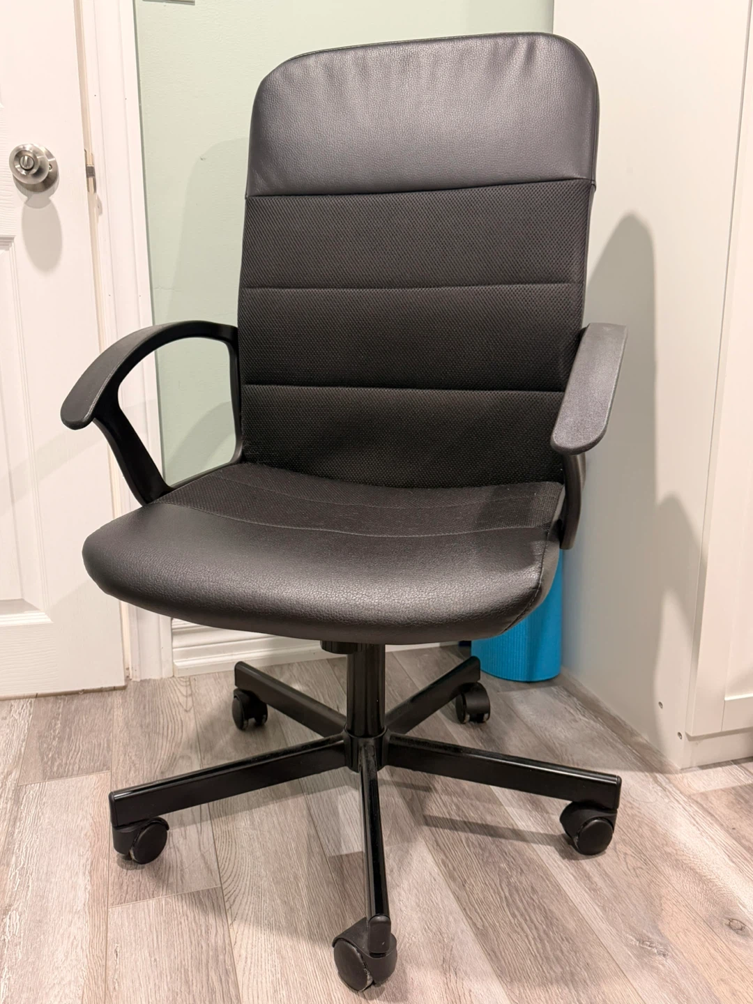 IKEA Highback Swivel Office Chair - photo 2