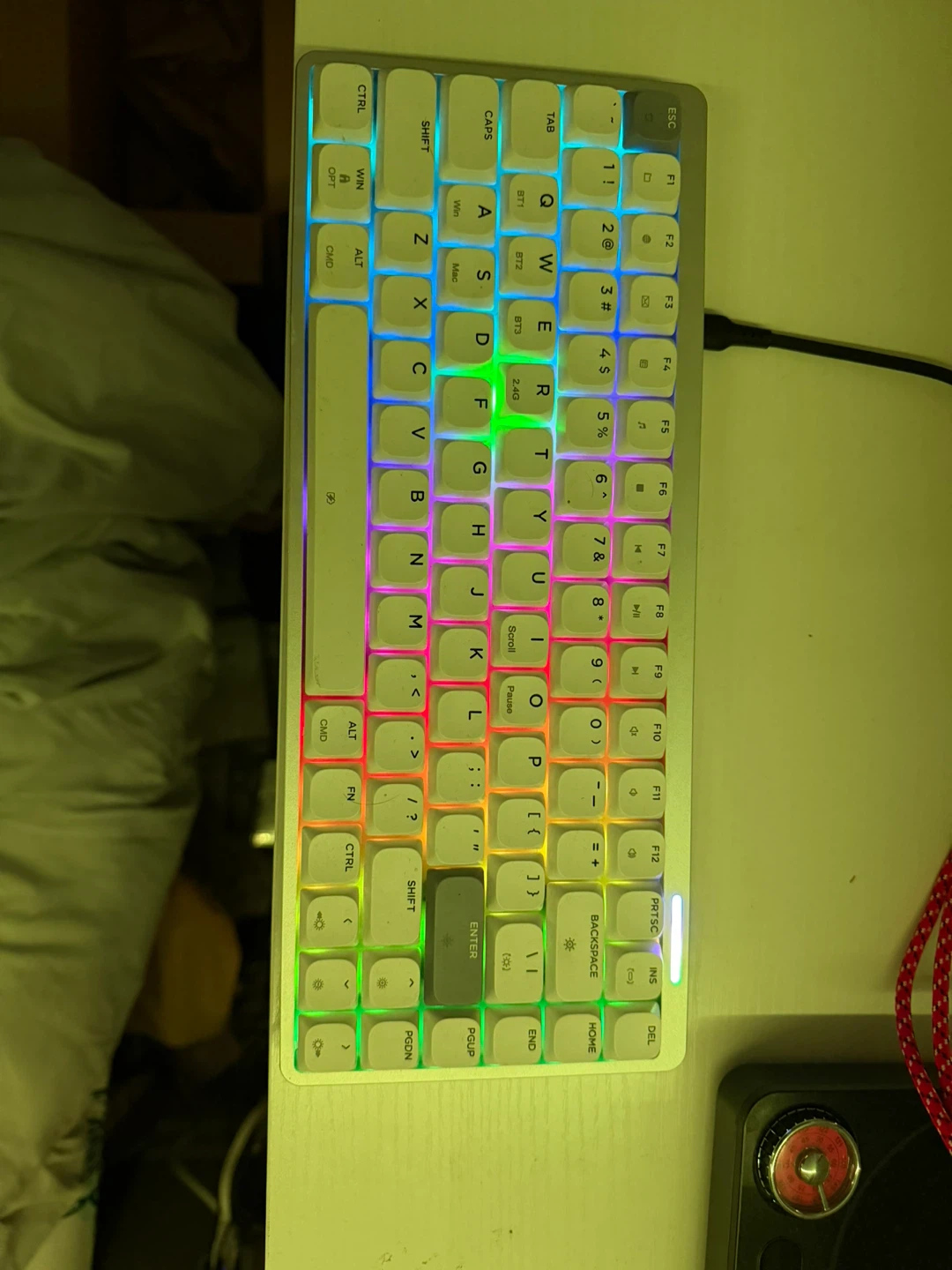 EPOMAKER Luma84 QMK/VIA Mechanical Keyboard - White & Purple