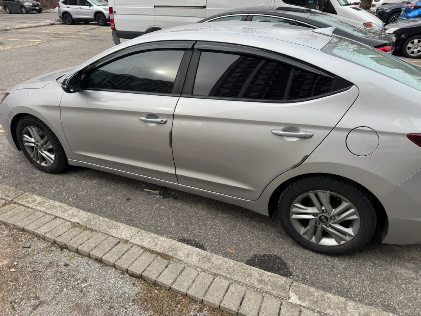Hyundai Elantra 2020 – Silver – 160k km – $13,800 (Negotiable) - photo 3