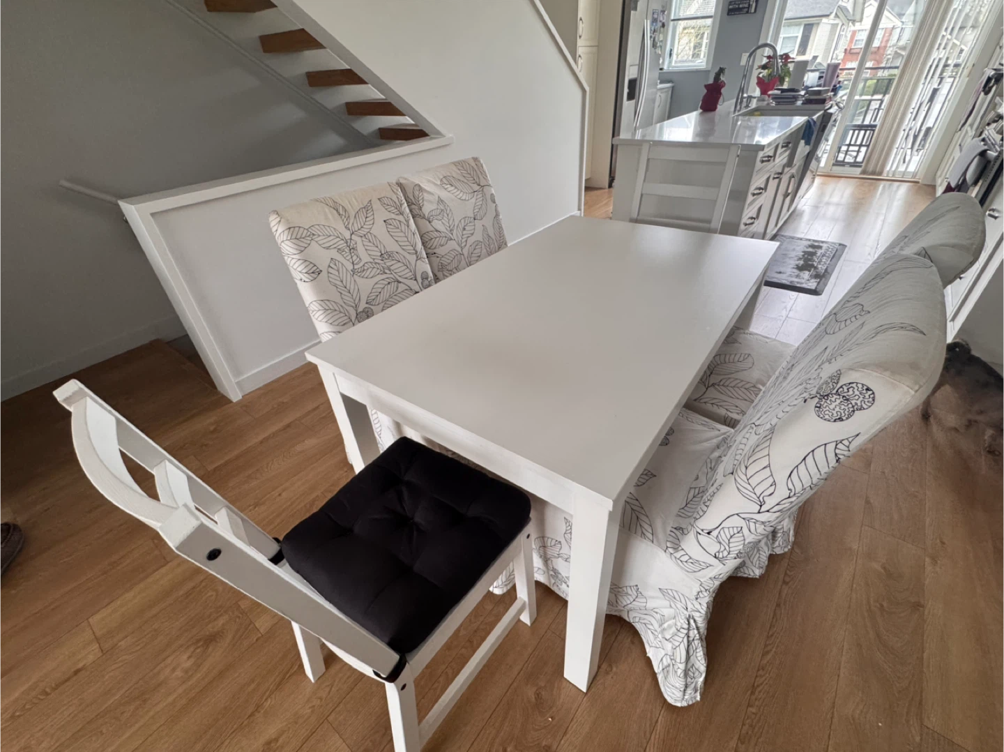 White dining set for 6