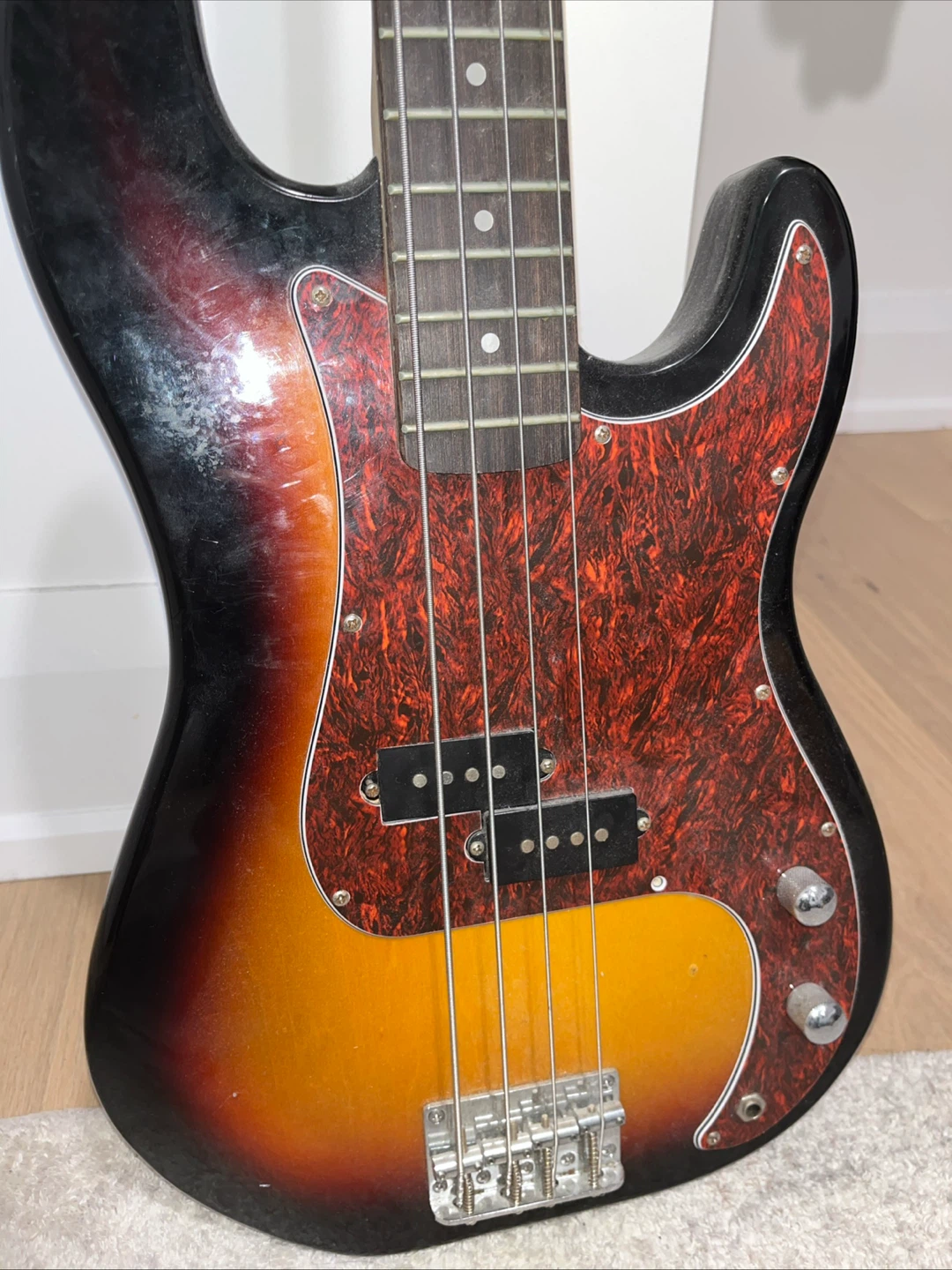 WITH AMP Sawtooth bass great condition can negotiate - photo 5
