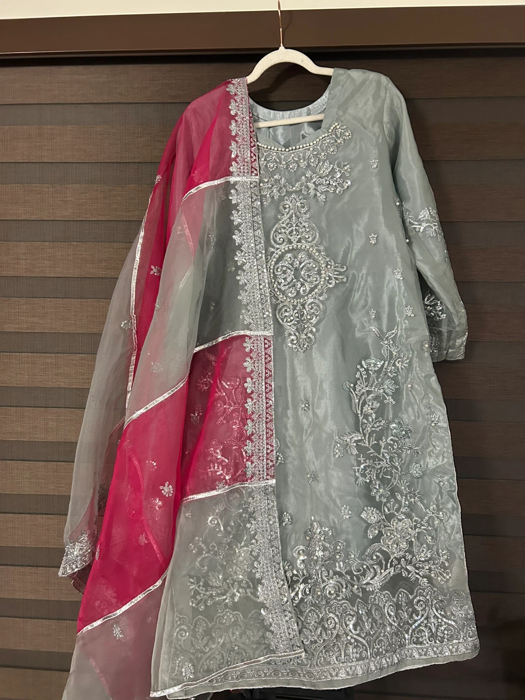 New Grey & Pink Embroidered Shalwar Kameez - photo 2