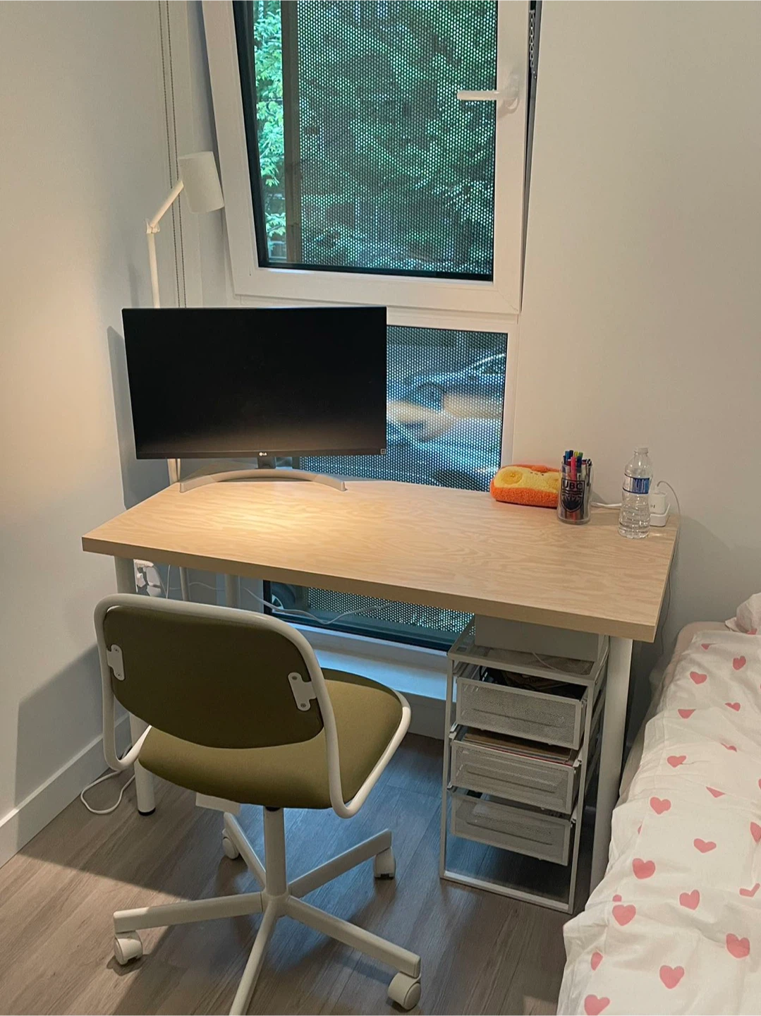 LG 27" FHD IPS Monitor - 27MN600