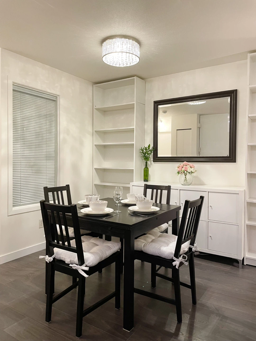 Best Location! Large 1 Bed 1 Bath in Vancouver Fairview Area! - photo 3