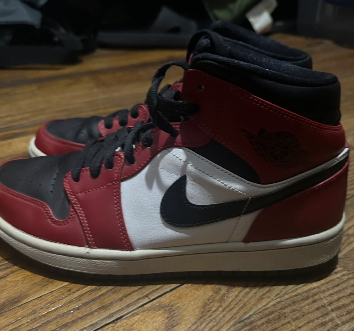 Air Jordan 1 Mid, Red/Black/White - photo 3