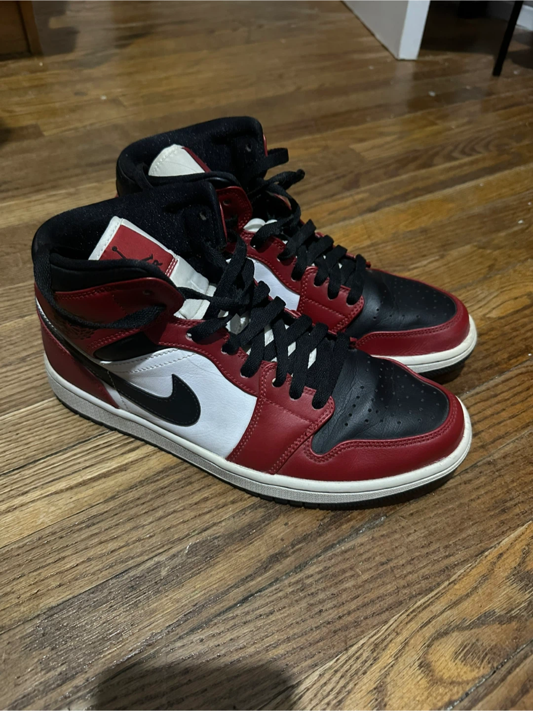 Air Jordan 1 Mid, Red/Black/White - photo 2
