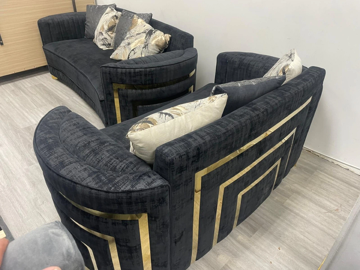 Furniture of America Black Loveseat