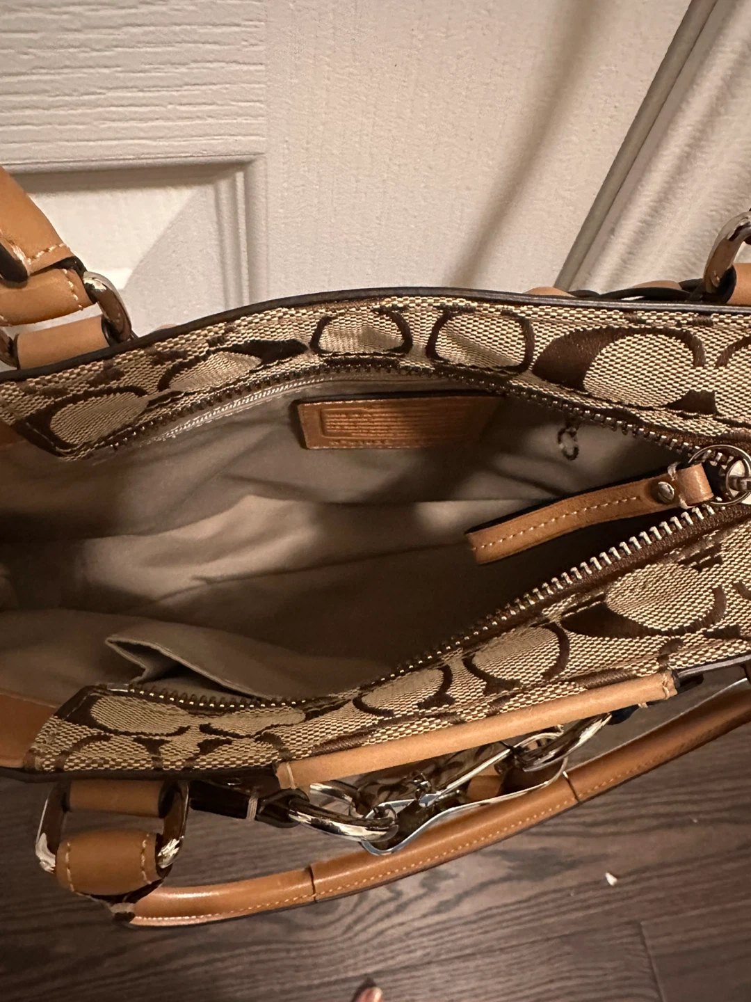 Brand new Coach Signature Collection Jacquard Fabric Tote - photo 3