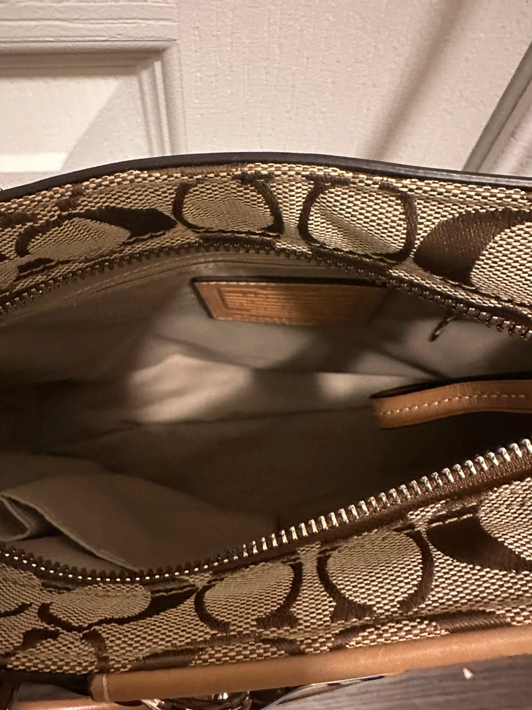 Brand new Coach Signature Collection Jacquard Fabric Tote - photo 4