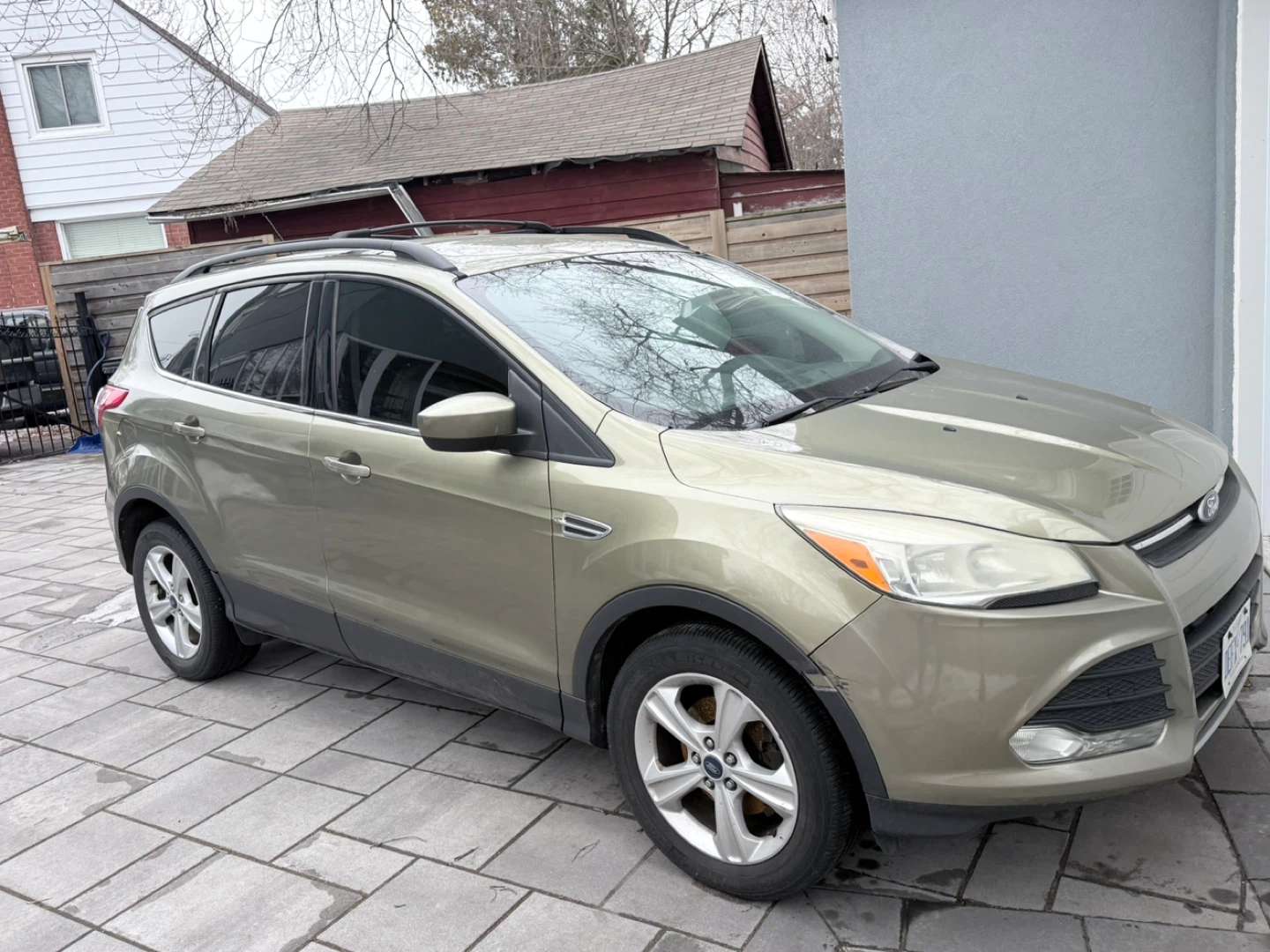 Ford Escape SUV - Gold - photo 4