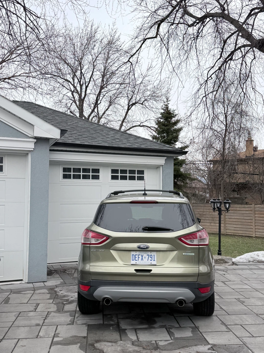 Ford Escape SUV - Gold - photo 2