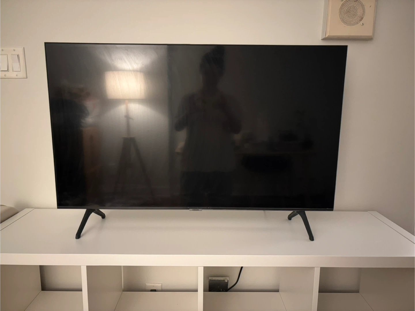 Moving Sale! Samsung TV (UN43TU7000)