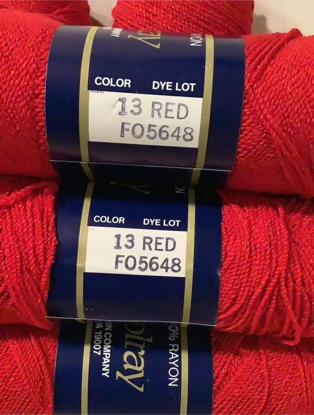 Woolray Red Yarn - 8 Skeins - photo 4