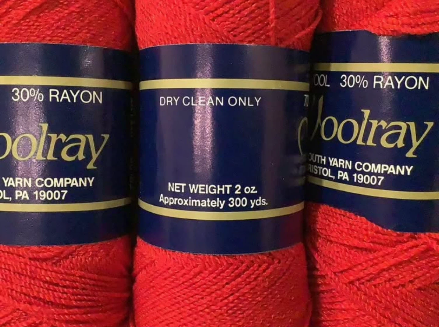 Woolray Red Yarn - 8 Skeins - photo 3