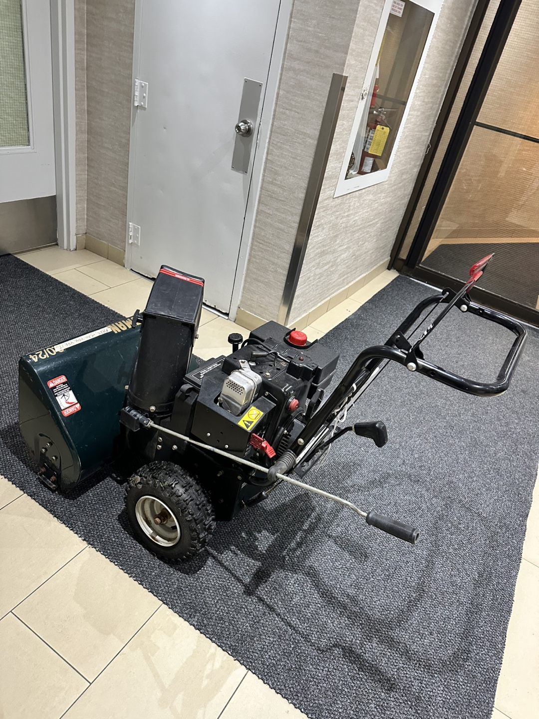 Craftsman 24" Snowblower - Ready for Winter! - photo 3