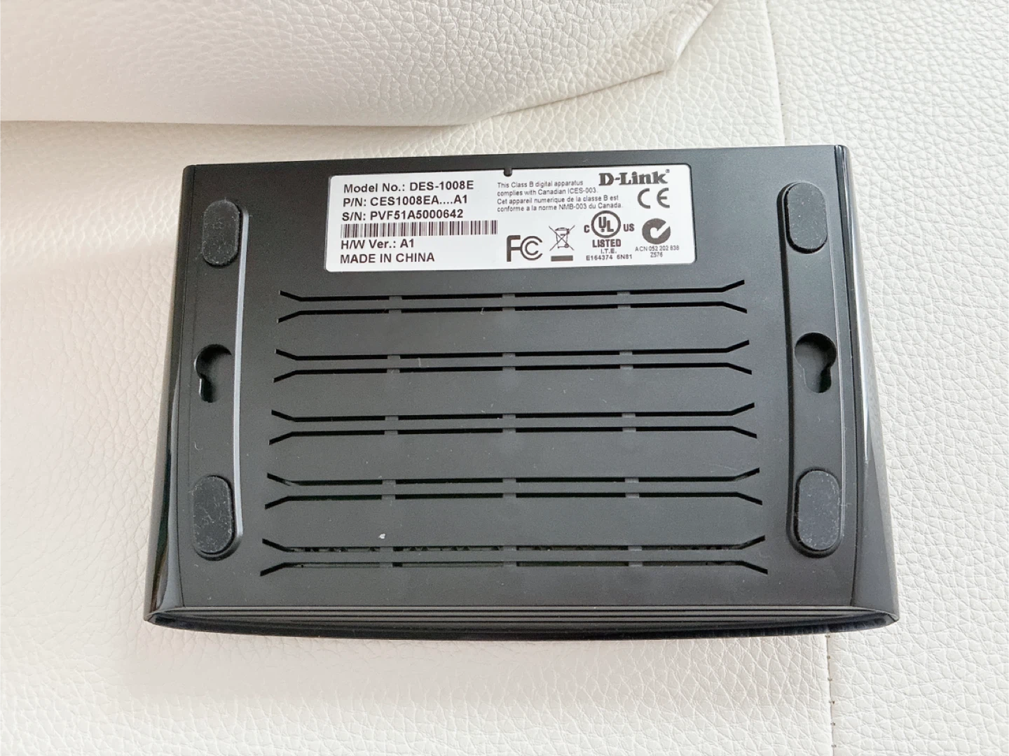 D-Link DES-1008E Network Switch - photo 2