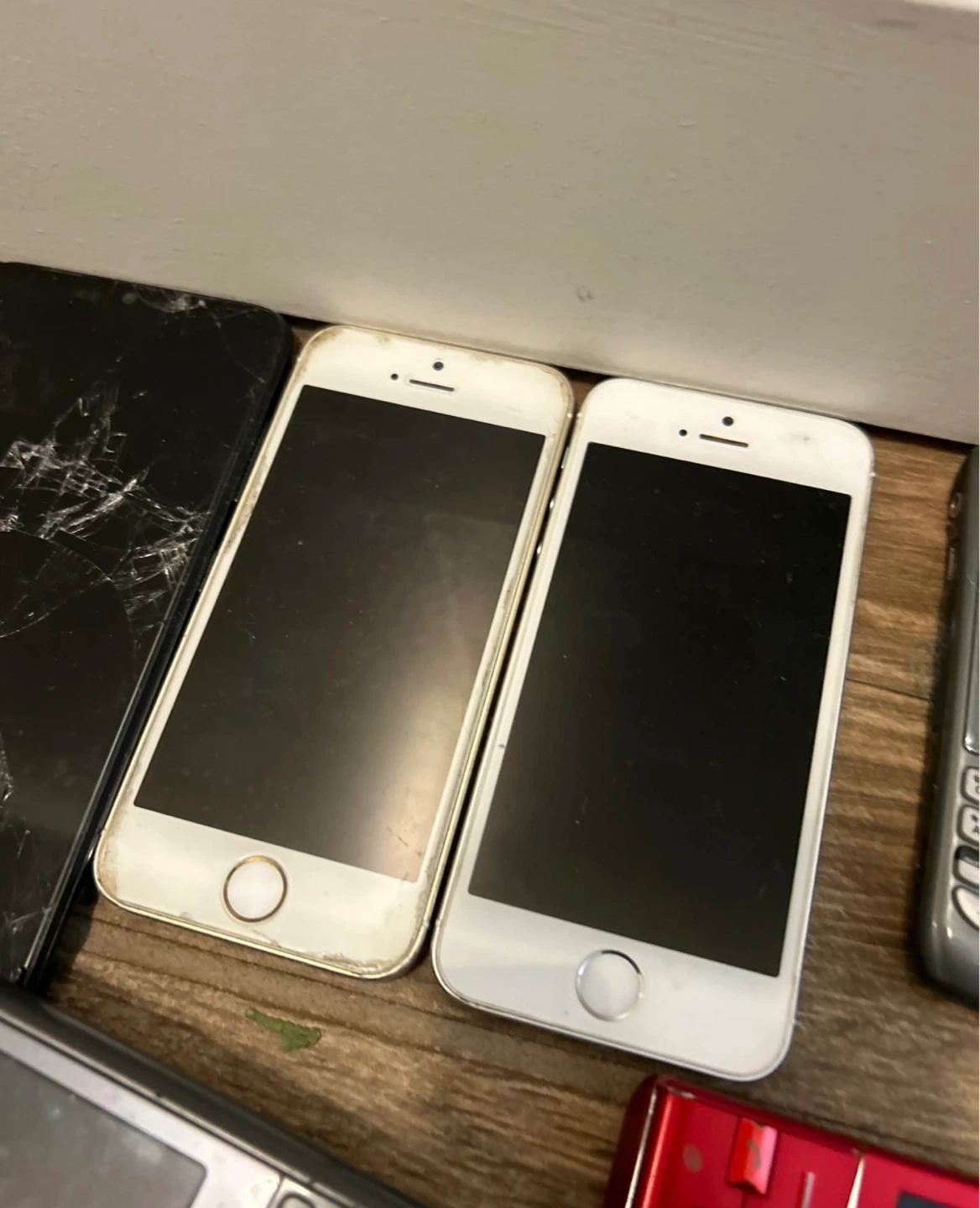 Mixed Lot of Used Phones, Tablets, Laptops for Parts/Repair - photo 4