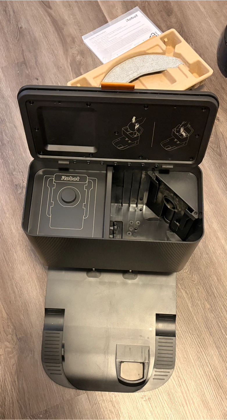 iRobot Roomba Combo j7+ Robot Vacuum & Mop - photo 3