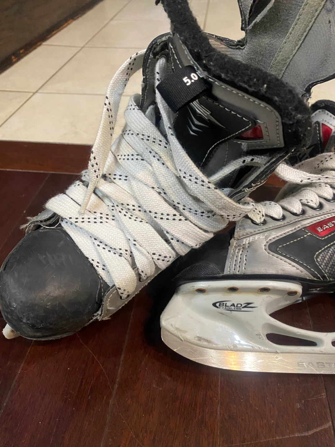 Easton Reflex Ice Hockey Skates - Size 5.0 - photo 3