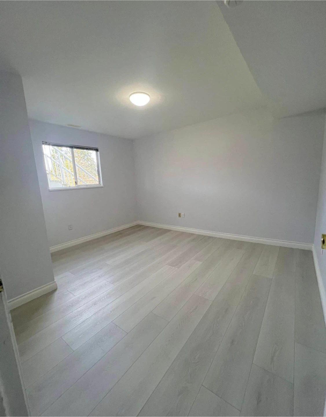 2 Bed 1 Bth basement - photo 3