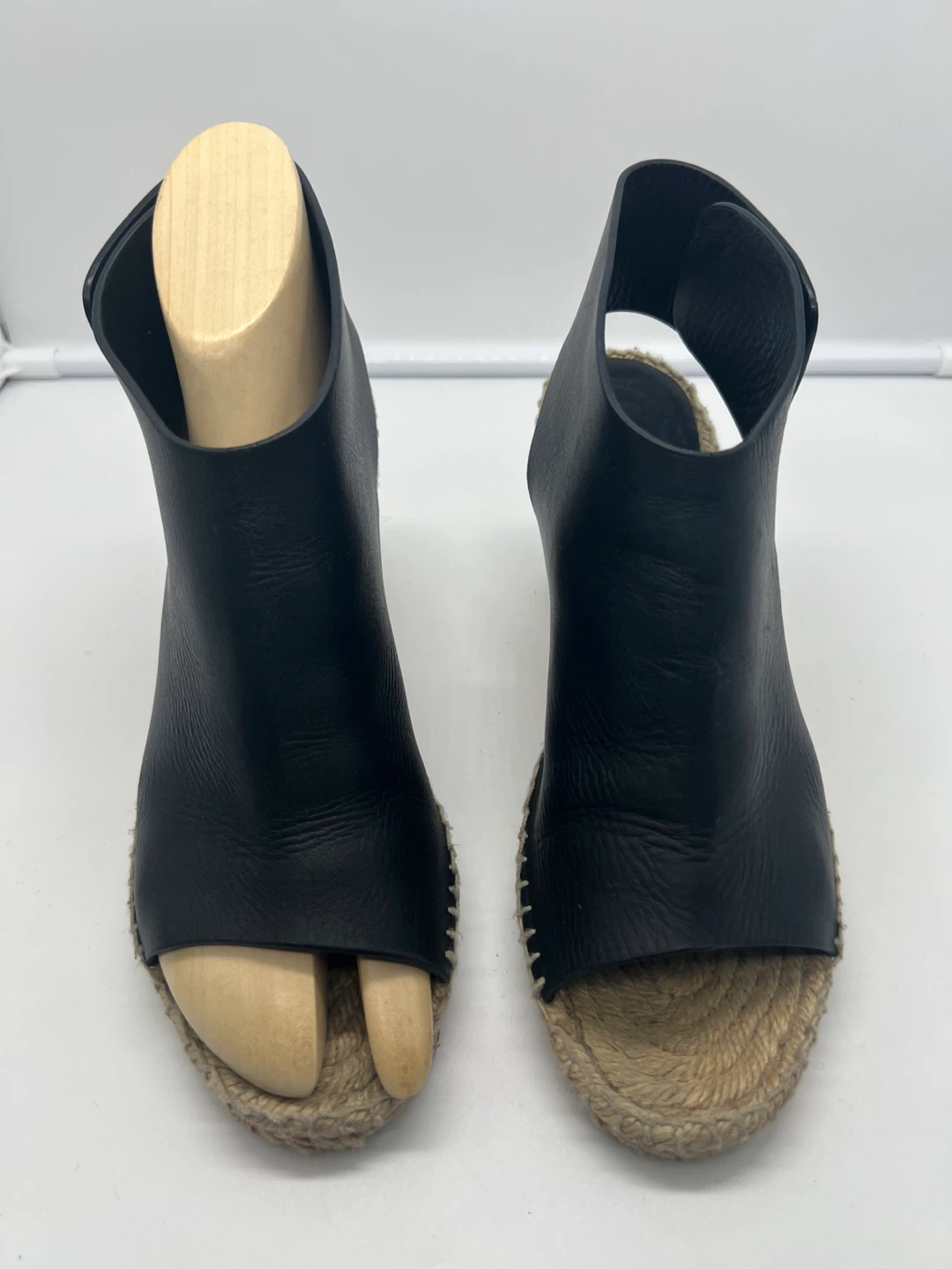 CÉLINE PARIS Black Leather Jute Espadrille Heel Wedges sz 38 - photo 3