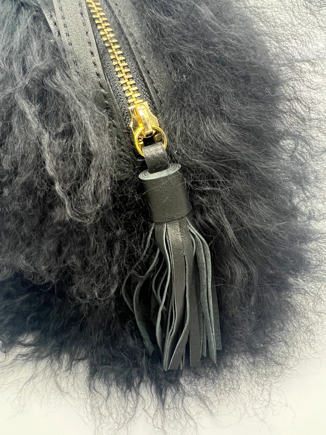 NWT UGG Black Real Fur Crossbody Bag - photo 3