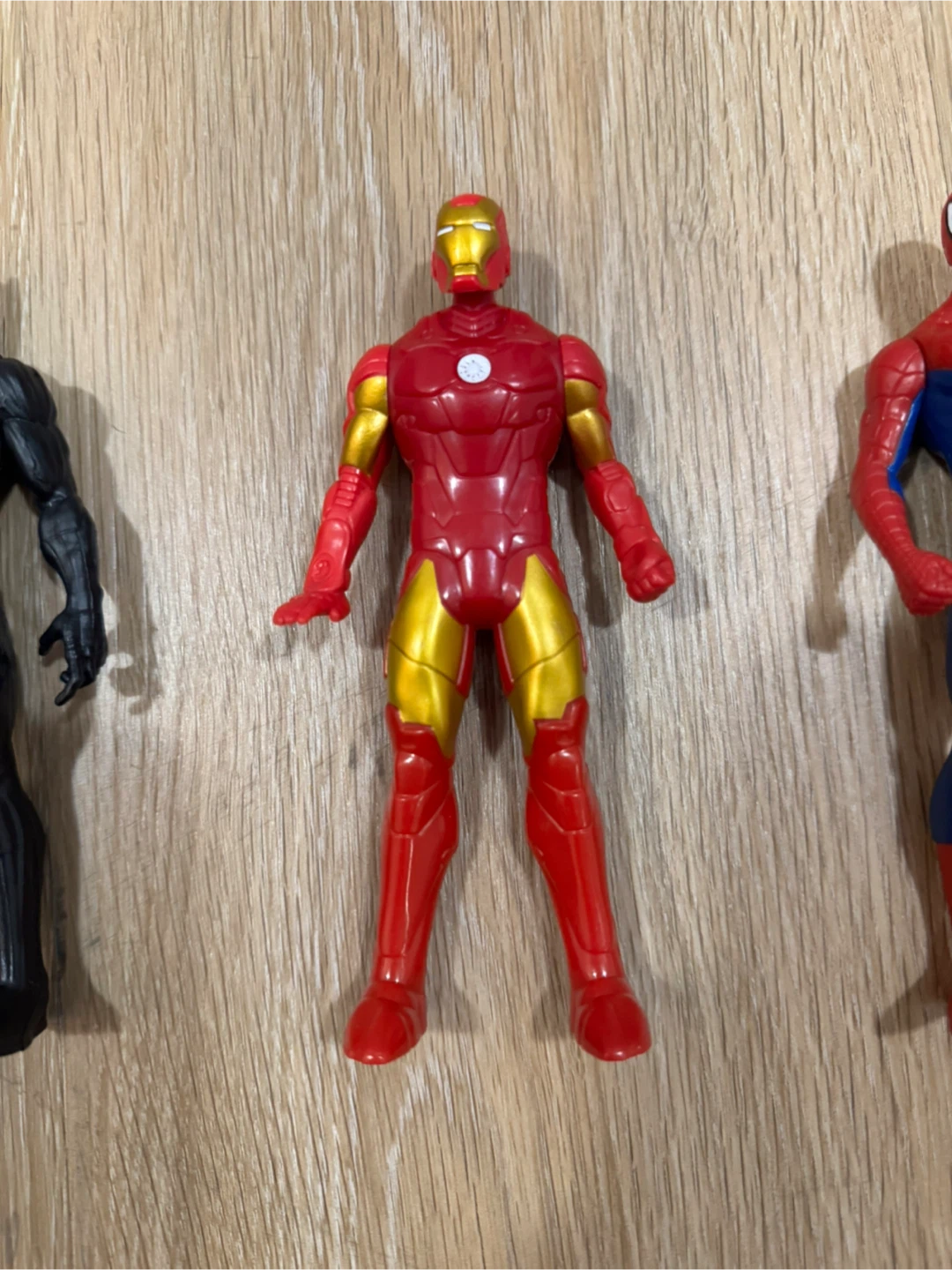 Marvel Avengers 6” Action Figures x 5 - photo 4