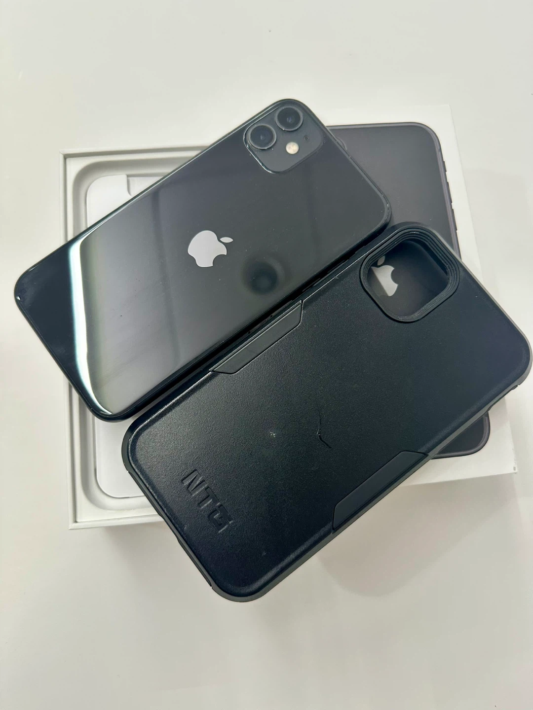 Apple iPhone 11 64GB Black Unlocked Dual Sim 77% Battery - photo 3