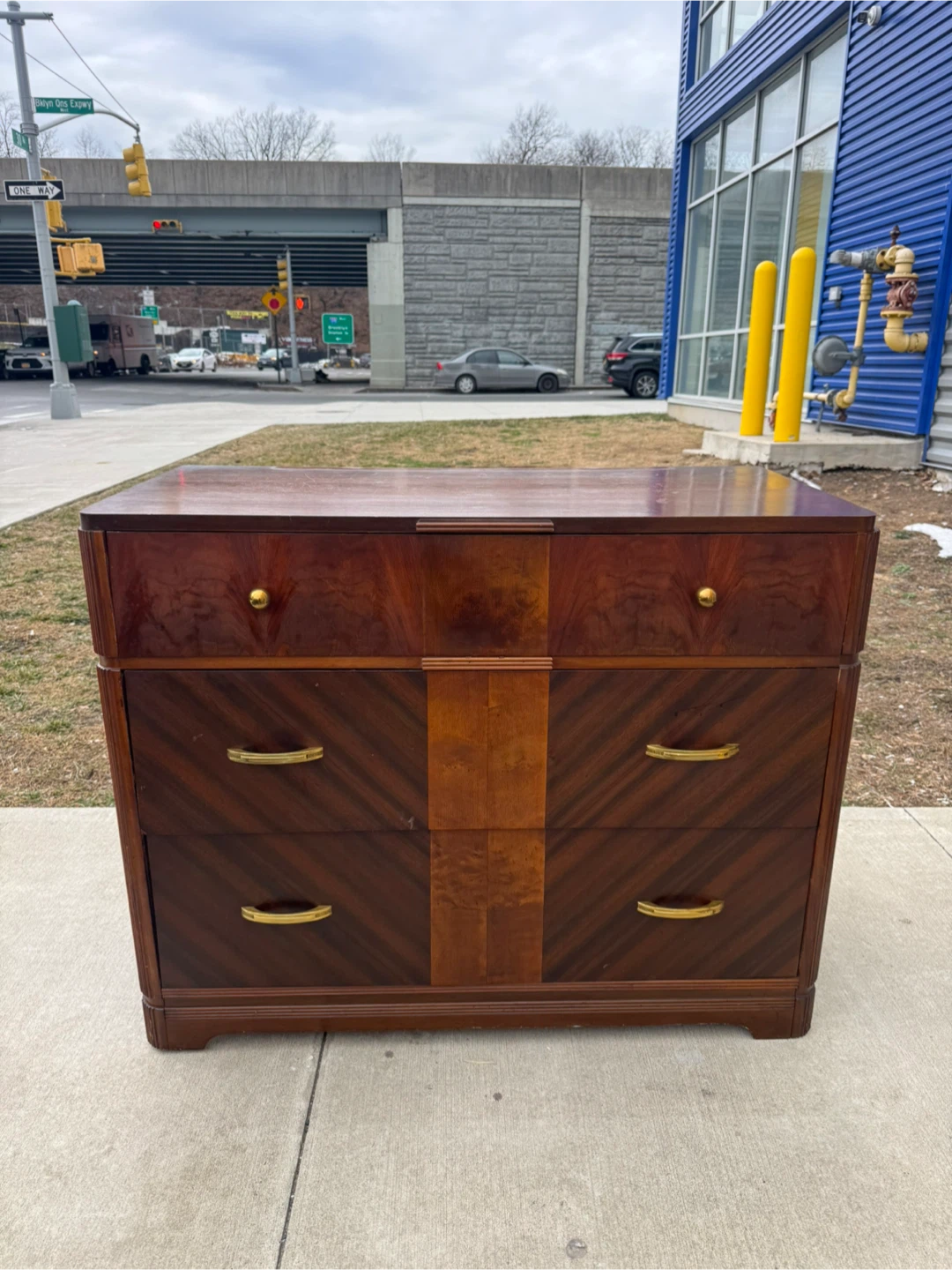 Free delivery vintage dresser