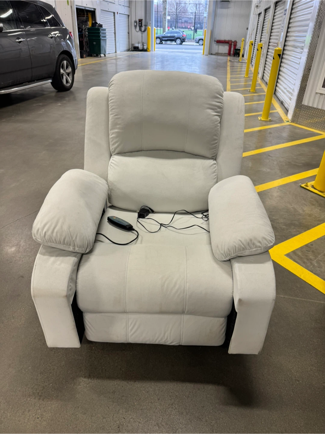 Free delivery Power Recliner Chair with Massage & Heat - photo 2