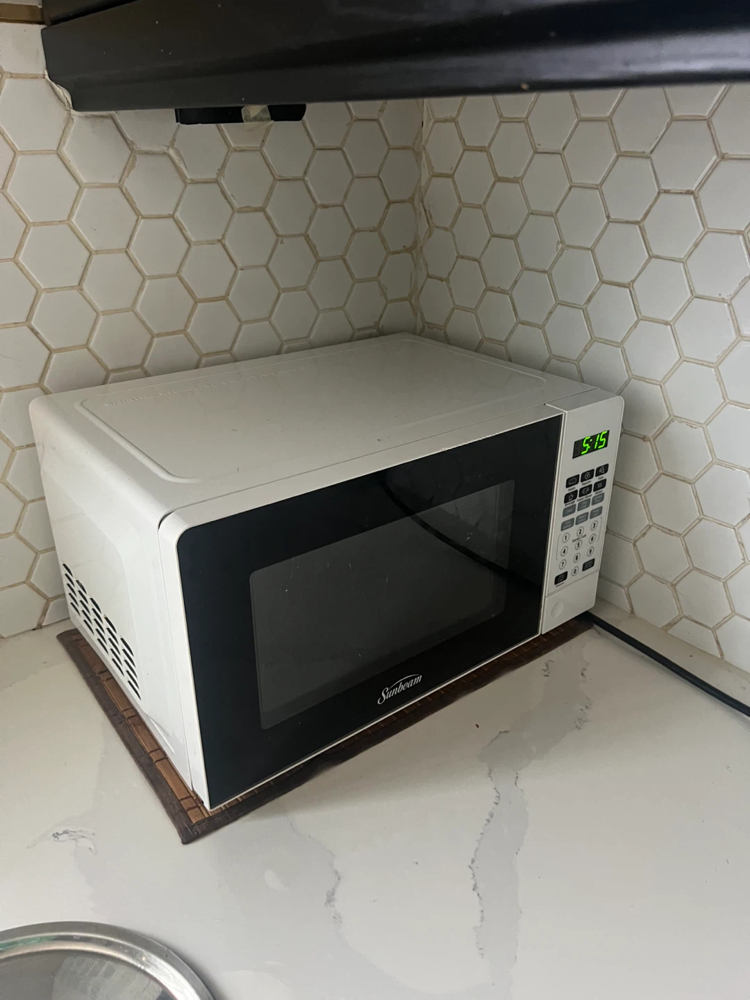 Sunbeam White Microwave Oven